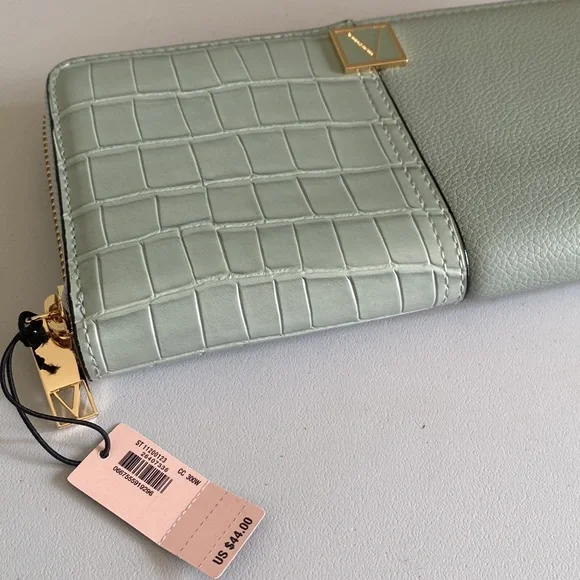 Victoria’s secret the victoria palm croc wallet mint green NWT clutch - Picture 2 of 4